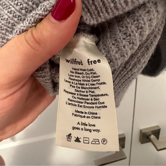 Wilfred Free Aritzia *Grey Isabelli Crewneck Waffle Sweater Size Small Woman’s - Picture 10 of 11